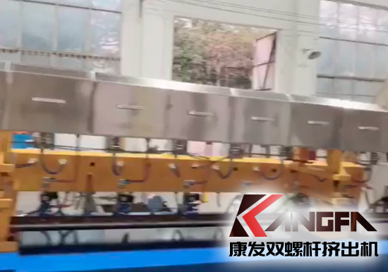 又見發(fā)貨時！JSH系列康發(fā)標準化雙螺桿擠出機有條不紊發(fā)貨中......