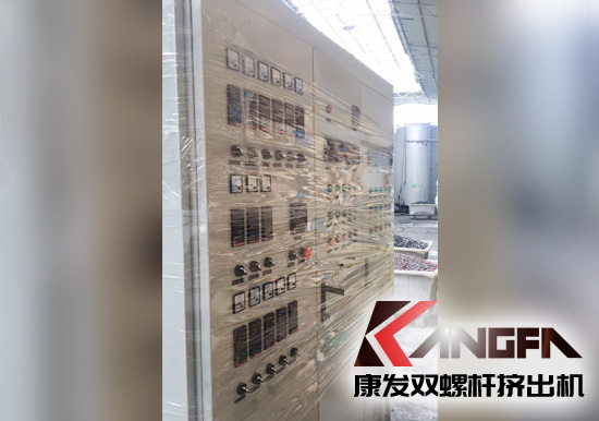 性?xún)r(jià)比更勝一籌的全新一代康發(fā)sjsh系列雙螺桿混煉擠出機(jī)。