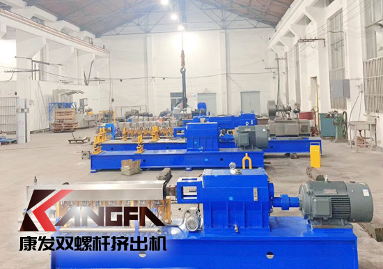 花園式廠區(qū)、綠樹成蔭、鳥語花香。原來的廠區(qū)的夜景是如此的美麗！