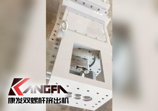 康發(fā)65、75高扭三螺桿擠出機產(chǎn)量高、能耗低、塑化、密練功能、分散效果好