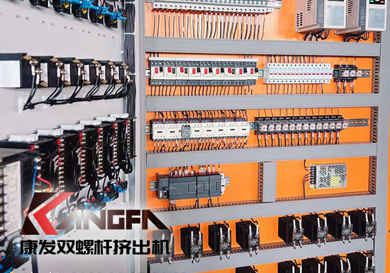 簡述雙螺桿擠出機主要組成部分（包括電機、螺桿、機筒、加熱器、變速器等）