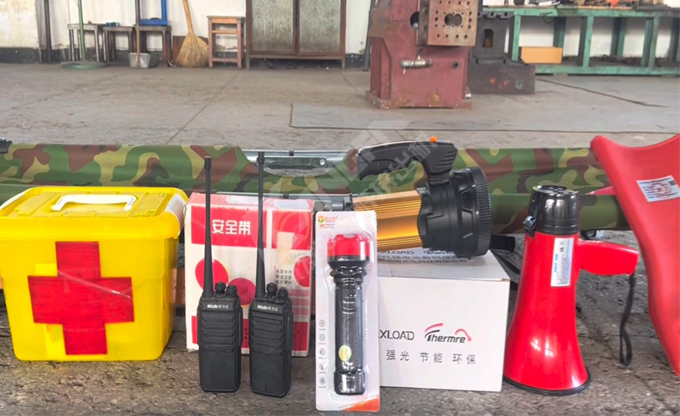 人人講安全，個(gè)個(gè)會(huì)應(yīng)急！南京康發(fā)雙螺桿擠出機(jī)開展《觸電傷害應(yīng)急預(yù)案演練》取得圓滿成功