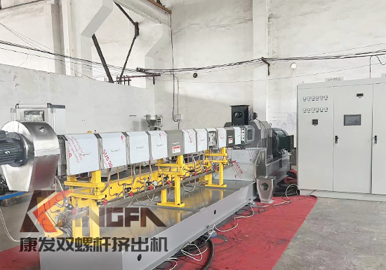 色母粒染色技術(shù):雙螺桿擠出機(jī)賦能的高效環(huán)保解決方案