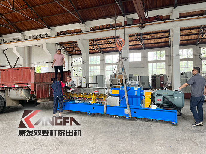 購買雙螺桿塑料擠出機(jī)，選擇南京康發(fā)！提升產(chǎn)品核心競爭力！您將省心、省事、省錢，不后悔！